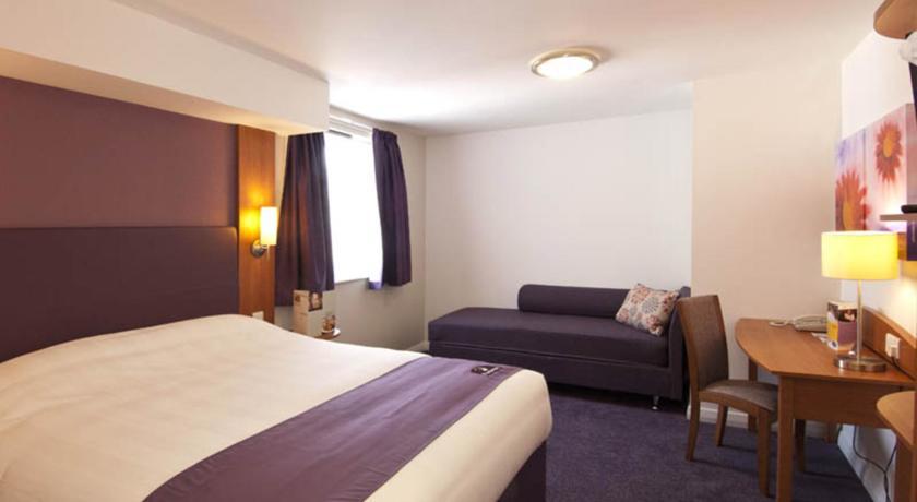 Premier Inn Hemel Hempstead Central Room photo