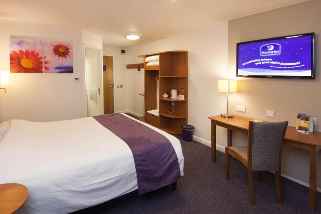 Premier Inn Hemel Hempstead Central Exterior photo