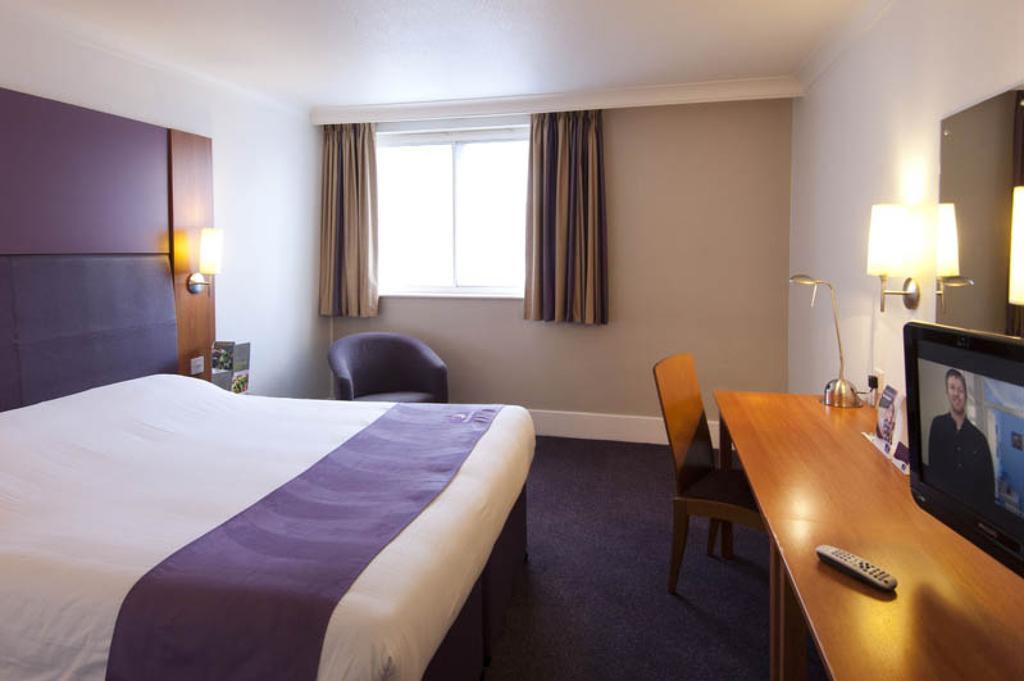 Premier Inn Hemel Hempstead Central Room photo