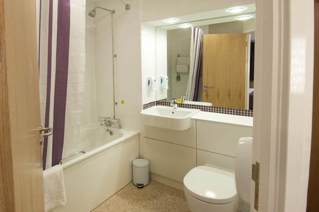 Premier Inn Hemel Hempstead Central Room photo