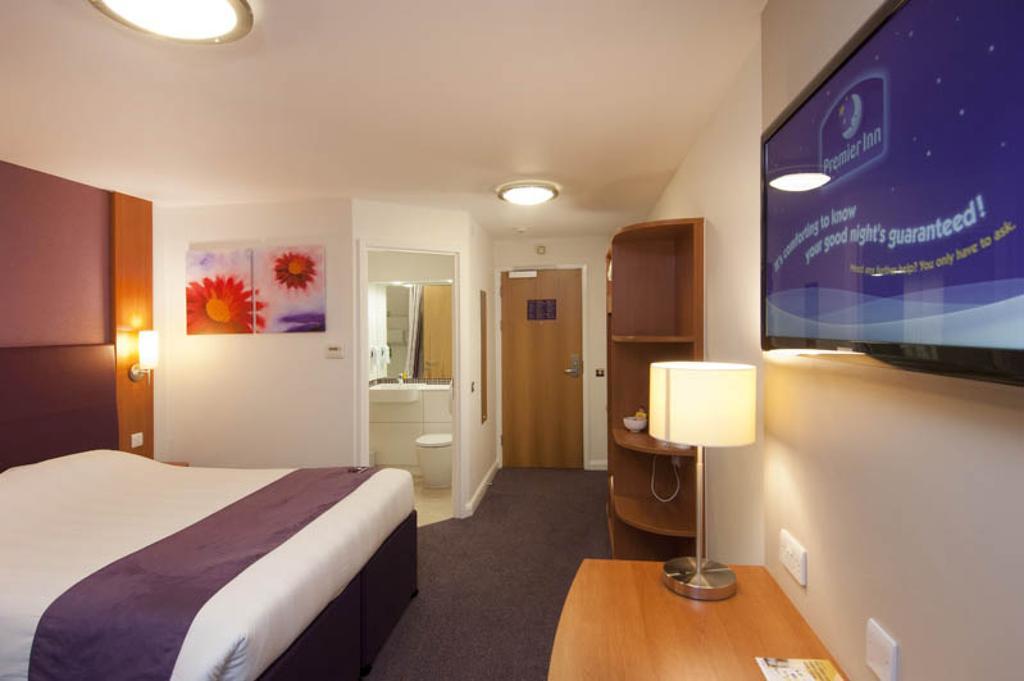 Premier Inn Hemel Hempstead Central Exterior photo